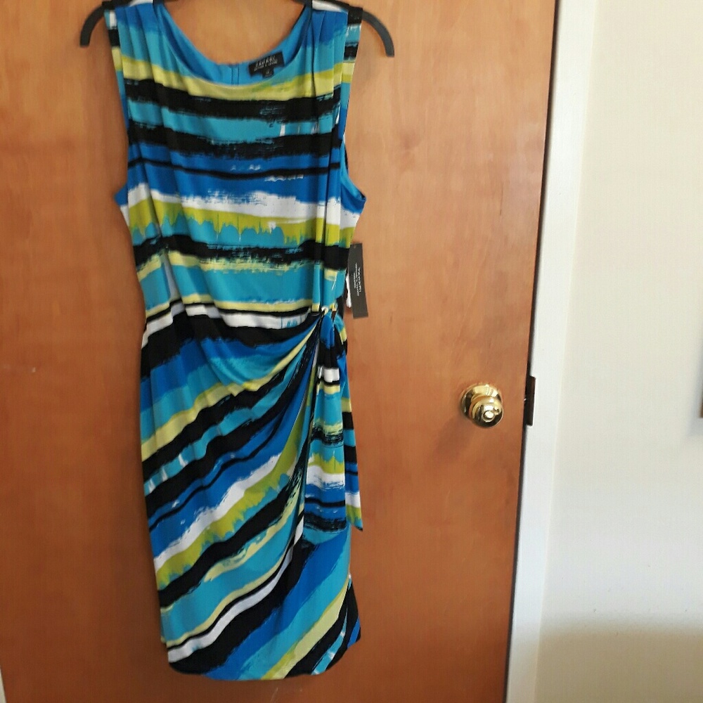 Women's Tahari by Arthur S. Levine Size 16 Dress